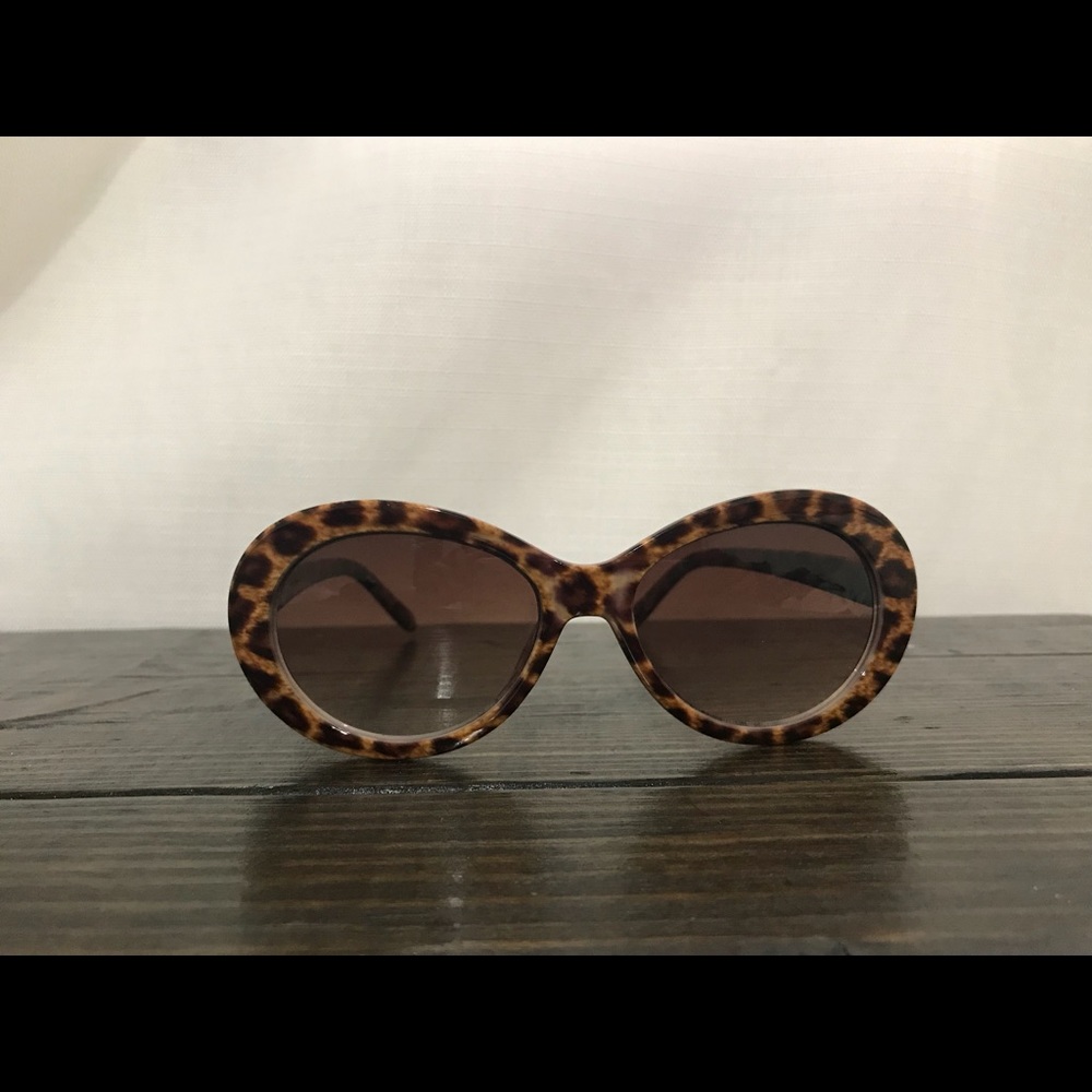 CHEETAH PRINT VINTAGE OVAL SUNGLASSES